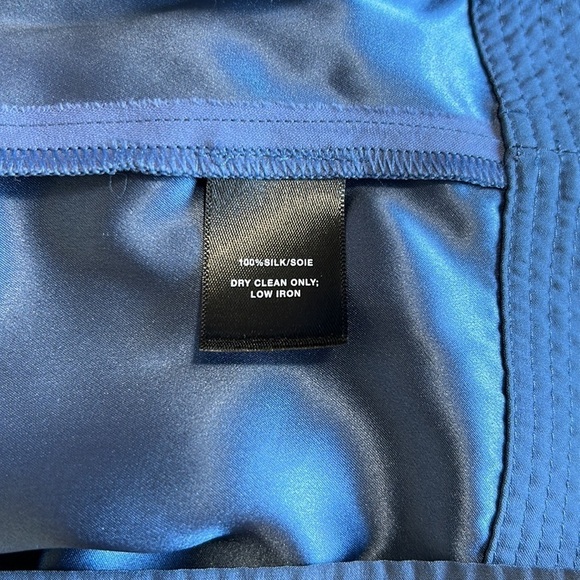 LAFAYETTE 148 Silk Blue Notched Neck Top Blouse Career Shirt Sz M - Picture 9 of 9